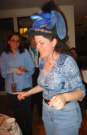 14sandy_ealasaid_during_singing