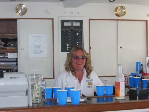 103boat_woodwinds_owner_bartender_tina