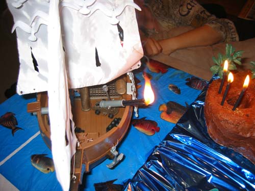 04cake_pirate_ship
