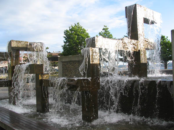 06 aquarium fountain