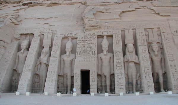 04AbuSimbel-16_edited-1